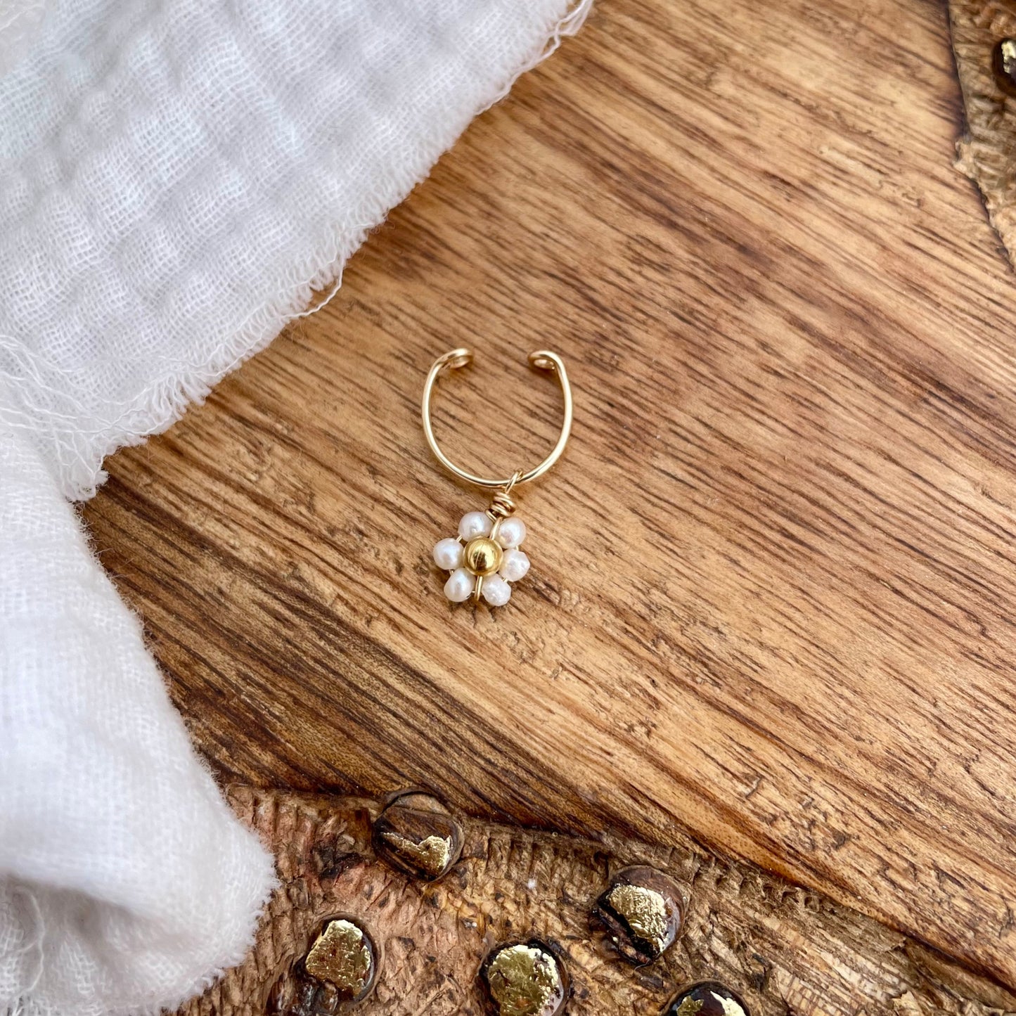 ear cuff marguerite