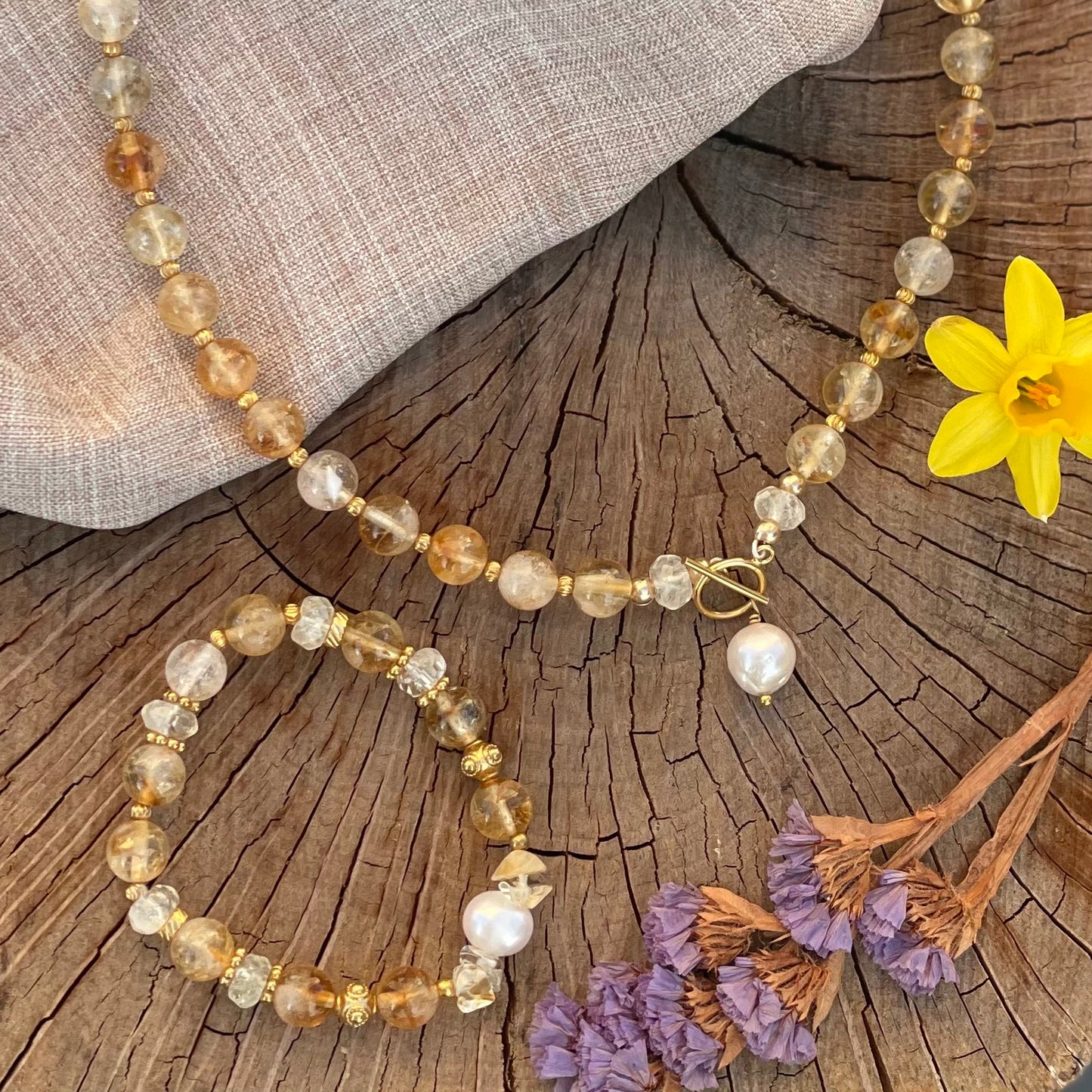 Collier Rayon d'Ostara Citrine et Perle de culture - Bijou énergie solaire